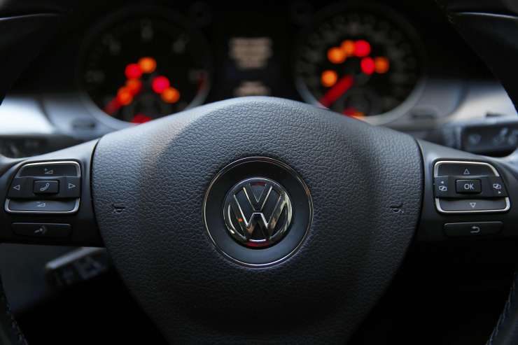 Volkswagen bo šele januarja začel z odpoklicem spornih dizlov