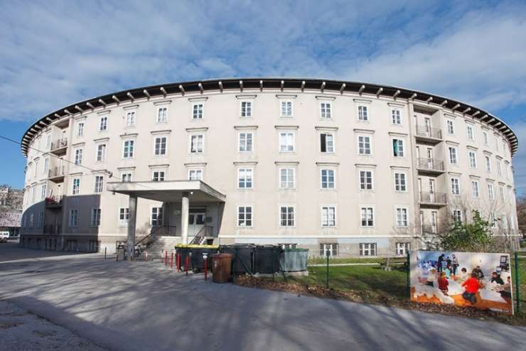 Nadškofija Ljubljana se na ustavnem sodišču bori za vrnitev Baragovega semenišča