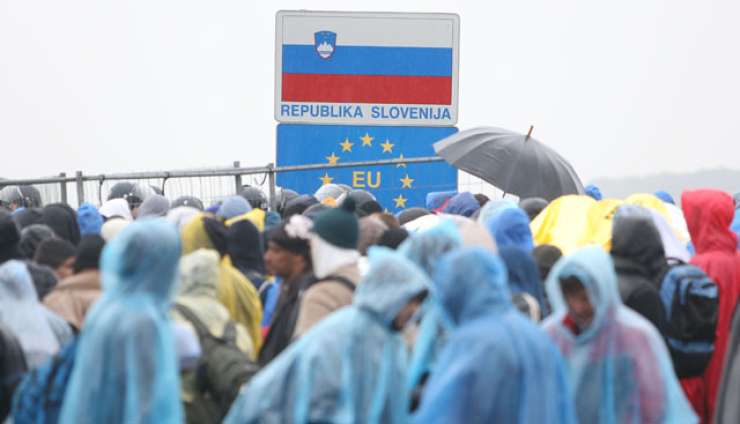 "Darilo" s Hrvaške: na mejo nenapovedano prišlo 1700 migrantov