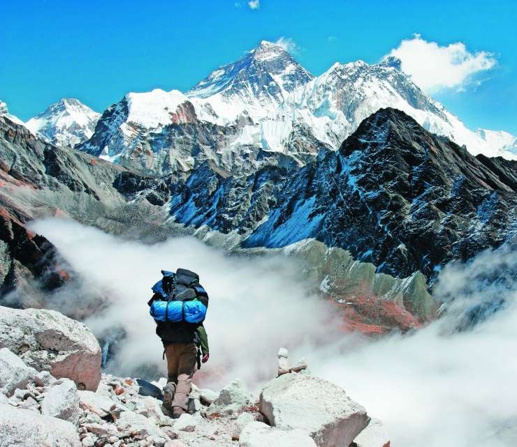Everest usoden za Japonca in Makedonca