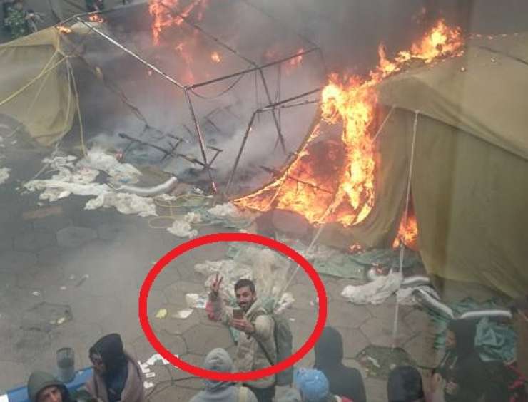 V ŽIVO: Migranti zažgali brežiški center, nato delali selfije
