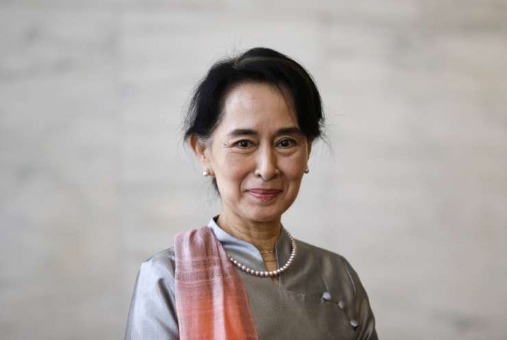 Padla nobelovka: Oxfordska univerza je snela sliko Aung San Suu Kyi