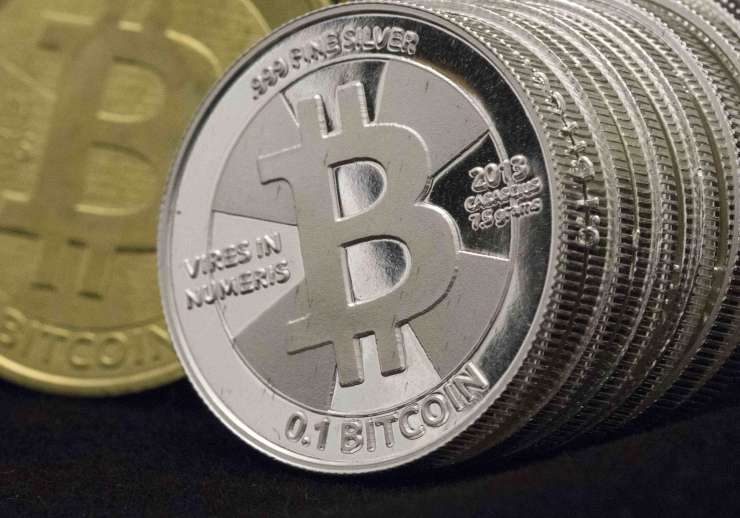 Islamska država naj bi se financirala tudi z virtualno valuto bitcoin