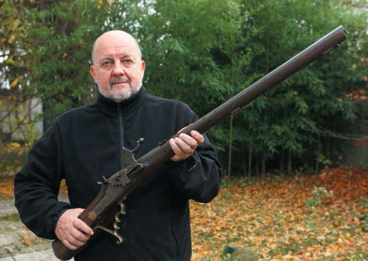Zmago Jelinčič Plemeniti ima v lasti okoli 240 kosov strelnega orožja