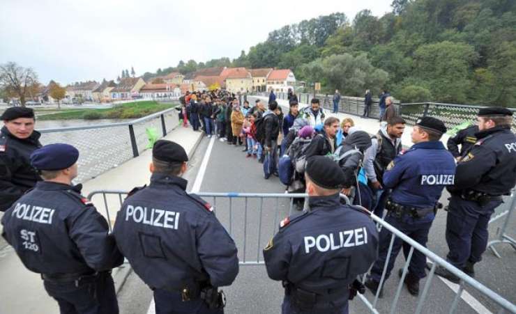 V Avstriji med begunci odkrili domnevna džihadista, osumljena umorov in mučenja