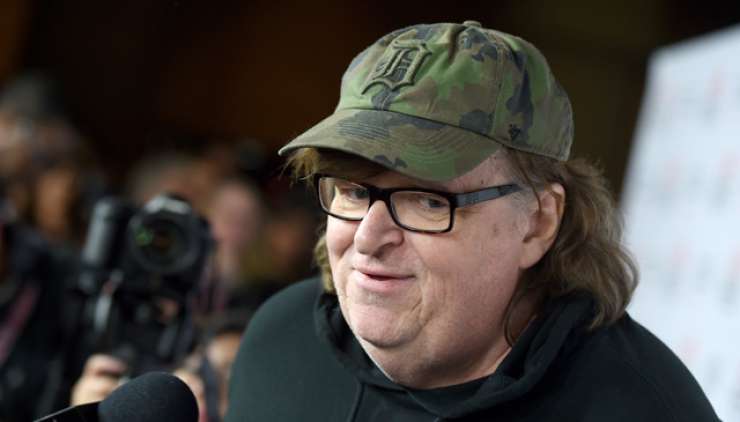 Michael Moore obtožil republikance Michigana: Z zastrupljeno vodo ste pobili deset ljudi