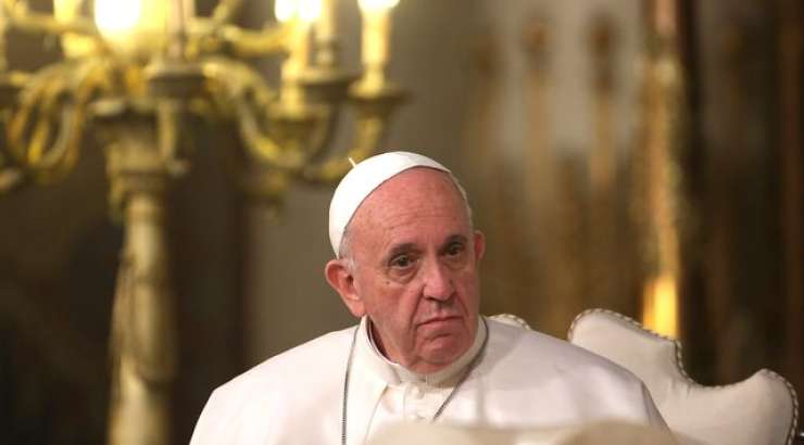 Papež: Družine ne gre mešati z drugimi oblikami zvez