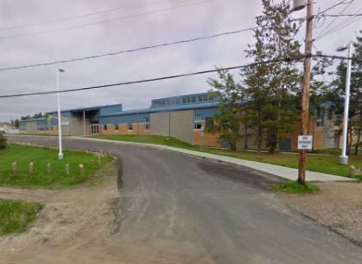 Strelski napad na kanadski šoli zahteval štiri življenja