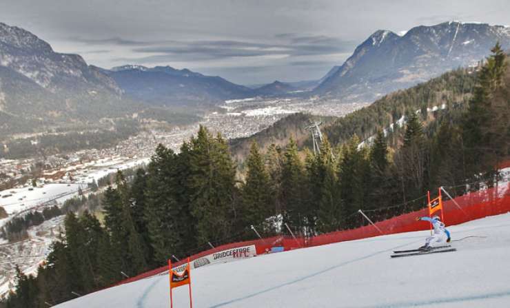 Slovenski dan na snegu: Boštjan Kline drugi na smuku v Garmischu 