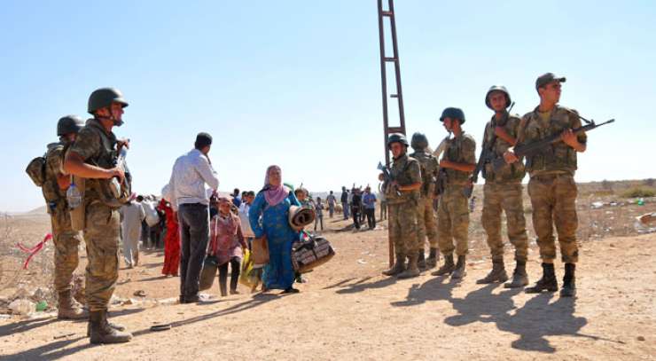 Turki sirskim "beguncem" zasegli razstrelivo in pasove z eksplozivom