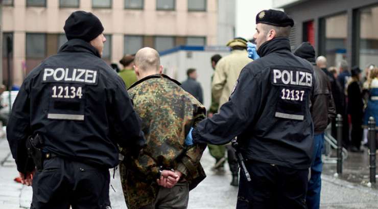 Nemci v Bremnu nad salafiste, simpatizerje IS