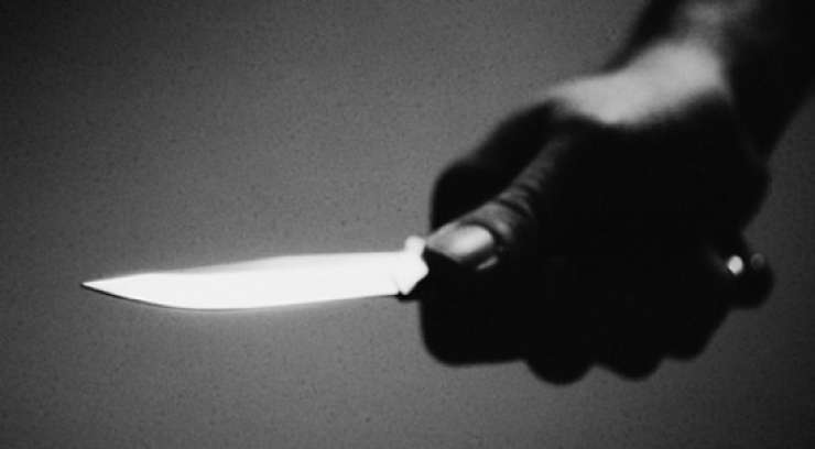 Kitajec z nožem nad otroke: deset jih je ranil, preden si je sodil sam