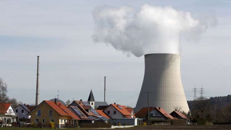 Francija bo še letos zaprla svojo najstarejšo nuklearko