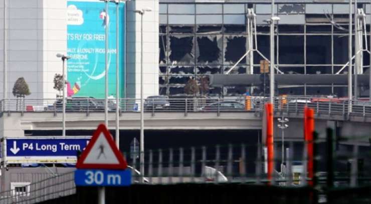 Bruseljsko letališče deloma odprto, prtljago bodo pregledovali že pred vstopom na letališče