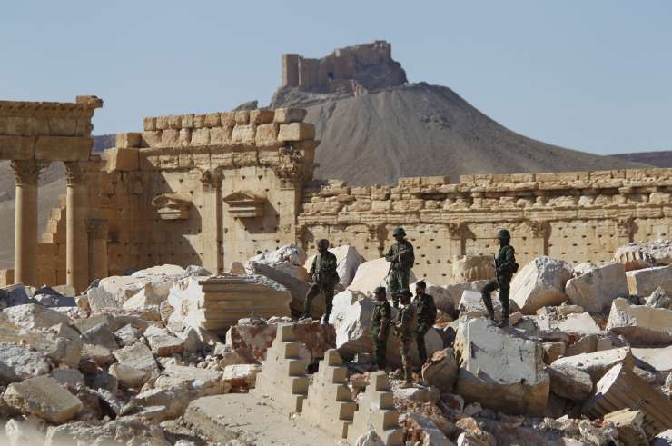 Obnova antičnega mesta, ki so ga uničili skrajneži IS, bo dolgotrajna in draga