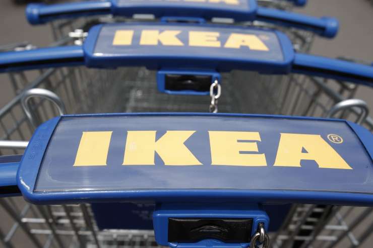 To nas čaka: kupci v Ikei so se stepli zaradi nakupovalnih vozičkov