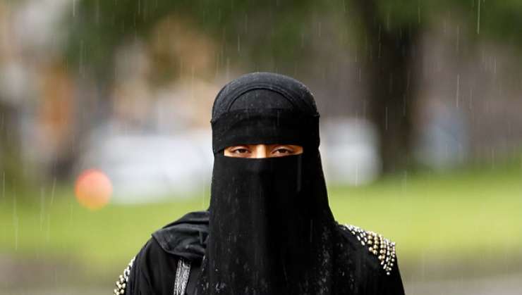 Francoski musliman je ženske v svojo trgovino spustil le ob koncu tedna