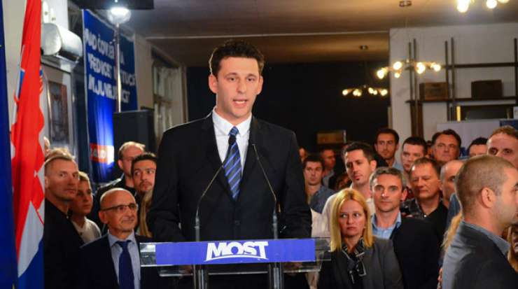 Podpredsednik hrvaške vlade Petrov ne izključuje možnosti predčasnih volitev
