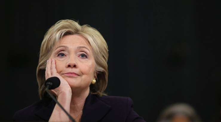 Hillary Clinton brez odgovora na poročilo, ki jo postavlja na laž