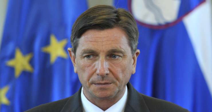Pahor je uspel uradno razjeziti Srbe: protestna nota zaradi poziva k priznanju Kosova