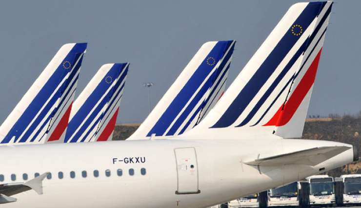Stavke v Franciji se širijo: piloti Air France začenjajo štiridnevno stavko
