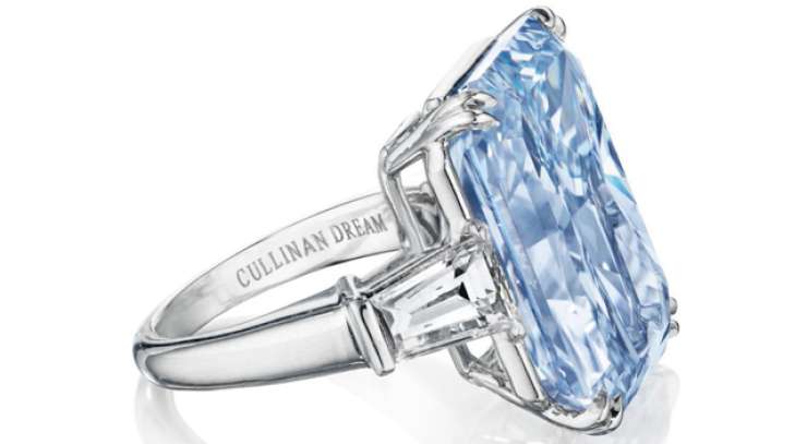 Modri diamant prodan za 25,4 milijona dolarjev