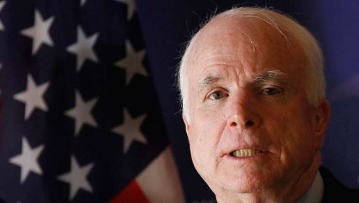 McCain in ameriški diplomati Obamo obtožili, da je dopustil vzpon Islamske države