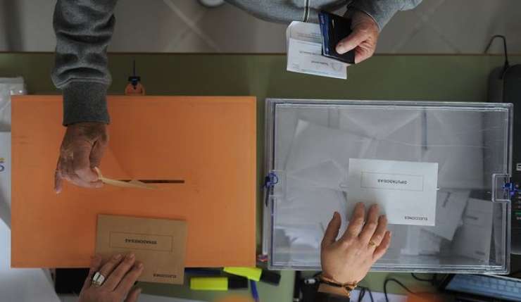 Španci drugič v pol leta volijo nov parlament