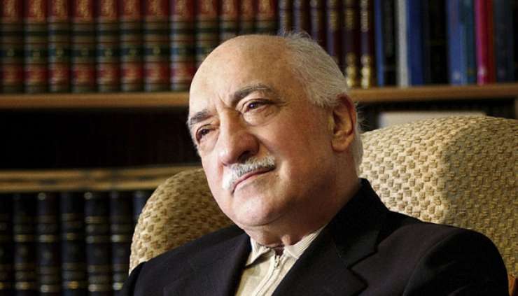 Maščevalni Erdogan bo Gülenovo rojstno hišo spremenil v javno stranišče