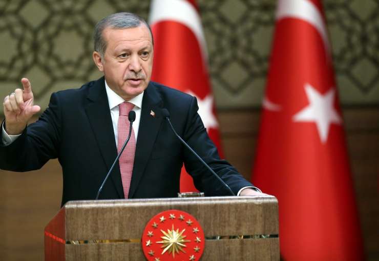 Erdogan napadel Zahod: Od kdaj stojite ob strani terorizmu?