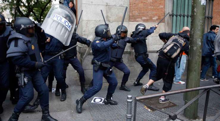 V Španiji panika, potem ko so ljudje zabavljače zamenjali za teroriste