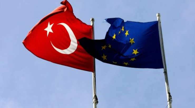 Turški zunanji minister: EU ponižuje Turčijo