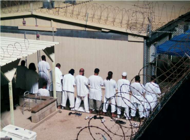 Združeni arabski emirati prevzeli 15 zapornikov iz Guantanama