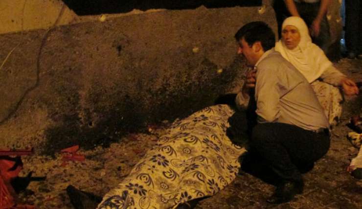 Samomorilski napadalec na poroki v Turčiji ubil vsaj 50 ljudi