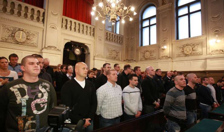 Zaprti Balkanski bojevniki zahtevajo odškodnino zaradi razmer v priporu na Povšetovi