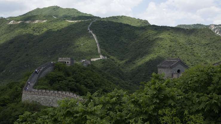 Kitajci so zgroženi: Slavni kitajski zid prenavljajo z betonom