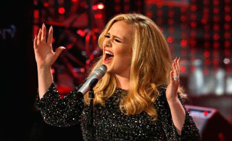 Nov album Adele v ZDA prodan v desetih milijonih izvodov