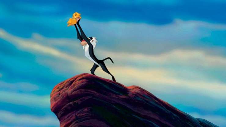 "Krog življenja" v Holywoodu: Disney po posnel novo, tokrat "igrano" različico Levjega kralja