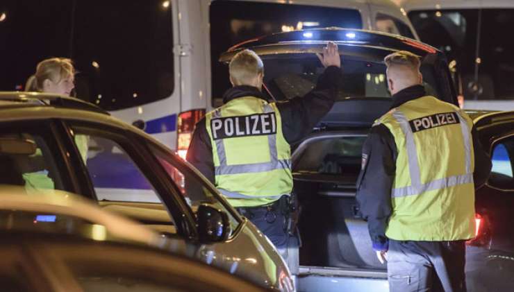 Nemška policija še išče terorizma osumljenega Sirca