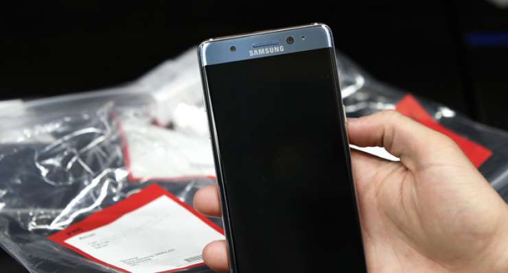 Samsung posvaril stranke: Takoj nehajte uporabljati telefone Galaxy Note 7 
