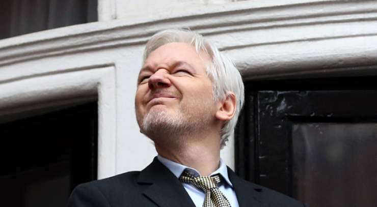 Hillary Clinton naj bi želela z dronom odstraniti Juliana Assangea
