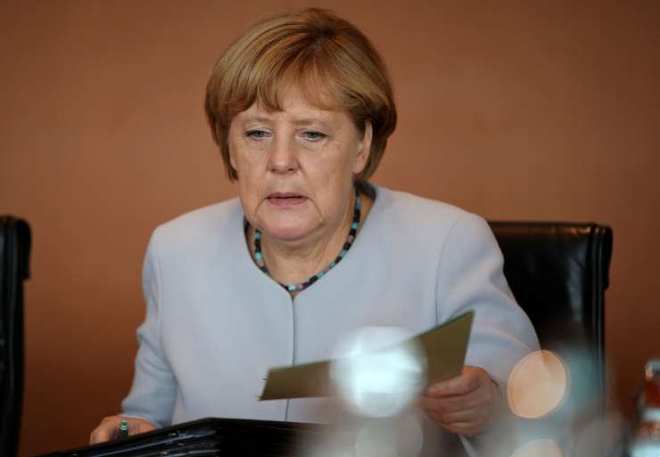 Uslužbenec v tiskovnem uradu Angele Merkel naj bi vohunil za Egipt