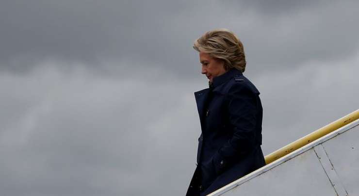 Hud udarec za Clintonovo: FBI znova sprožil preiskavo njene elektronske pošte