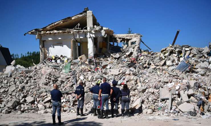 101 leto stara Italijanka je zaradi potresa prvič zapustila rodno vas