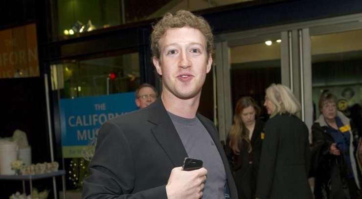 "Grozna napaka": Facebook je Marka Zuckerberga razglasil za mrtvega
