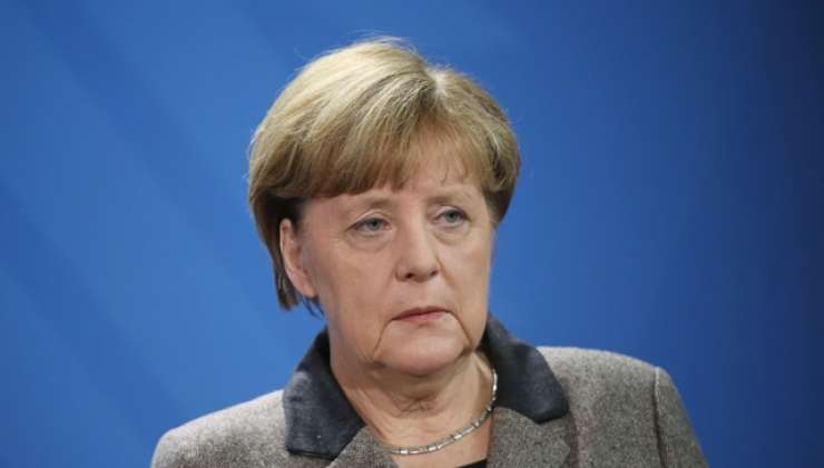 Merklova bi bila še četrtič kanclerka: Želim še naprej služiti Nemčiji