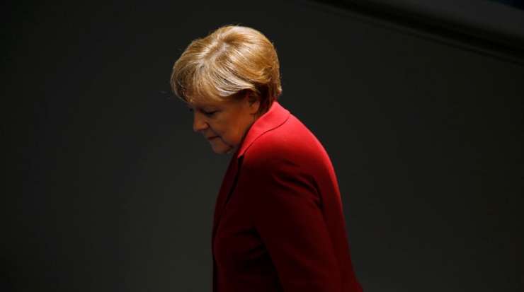 Angela Merkel na popravilu pri avtomehaniku