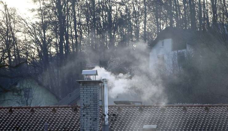 Nizozemci: Ljubljančane onesnažen zrak stane 434 milijonov evrov na leto, Mariborčane 107 milijonov