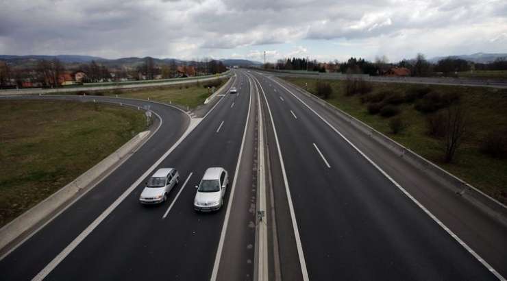 Srbske avtoceste z napačno pretvorbo valut v minusu