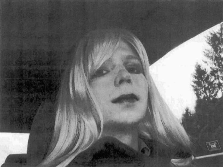 Pomiloščena Chelsea Manning zapustila ameriški vojaški zapor